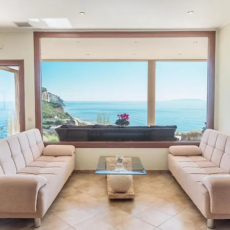 Belle Plaza ヴィラ Vitaládes